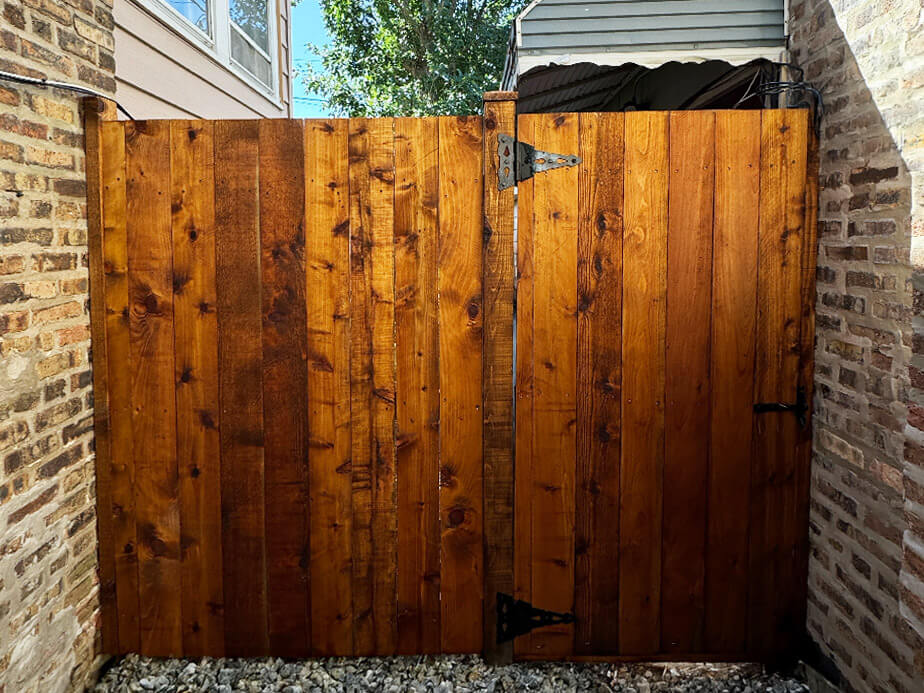 Fence staining  Contractor in St. John Indiana